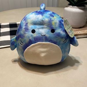 NWT Luther squishmallow